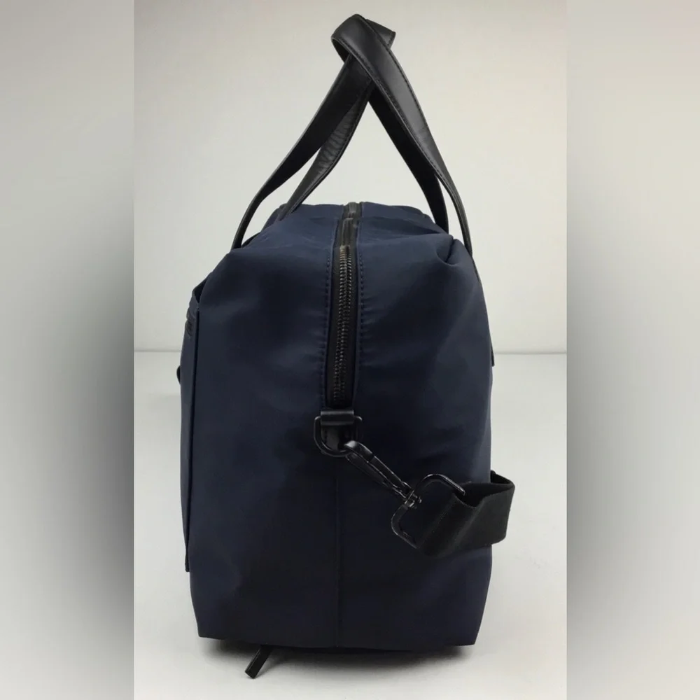 Away Luggage The Everywhere Bag Navy Blue Messenger Duffle